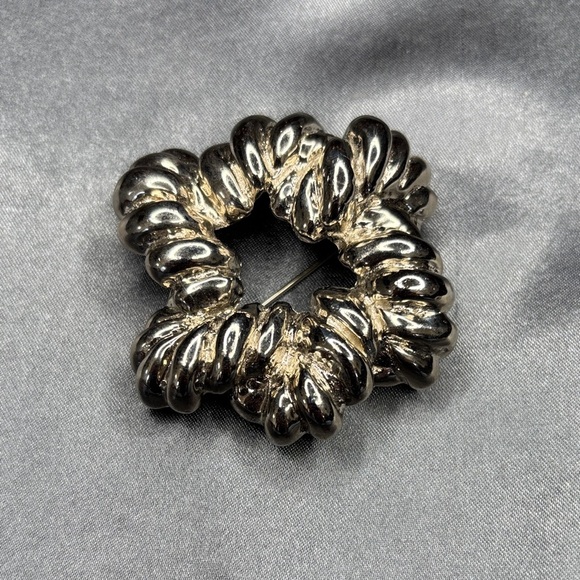 Kenneth Jay Lane Silver and Gold Brooch - Picture 1 of 3